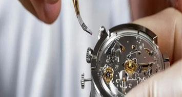 郑州市卡地亚手表官方维修